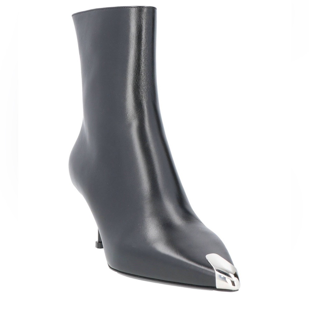 Alexander McQueen Black Leather Heeled Boots with Silver Tip